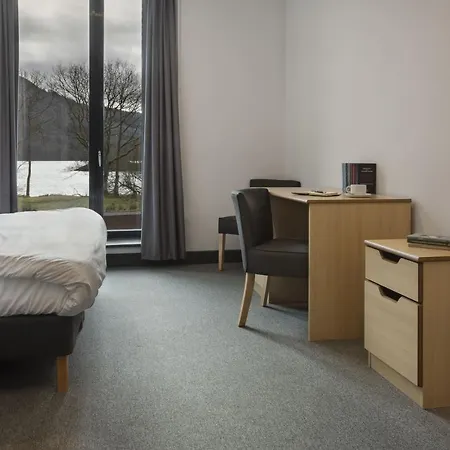 Ymca Lake View Rooms 호스텔 *