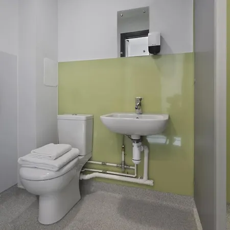 Ymca Lake View Rooms * نيوباي بريدج